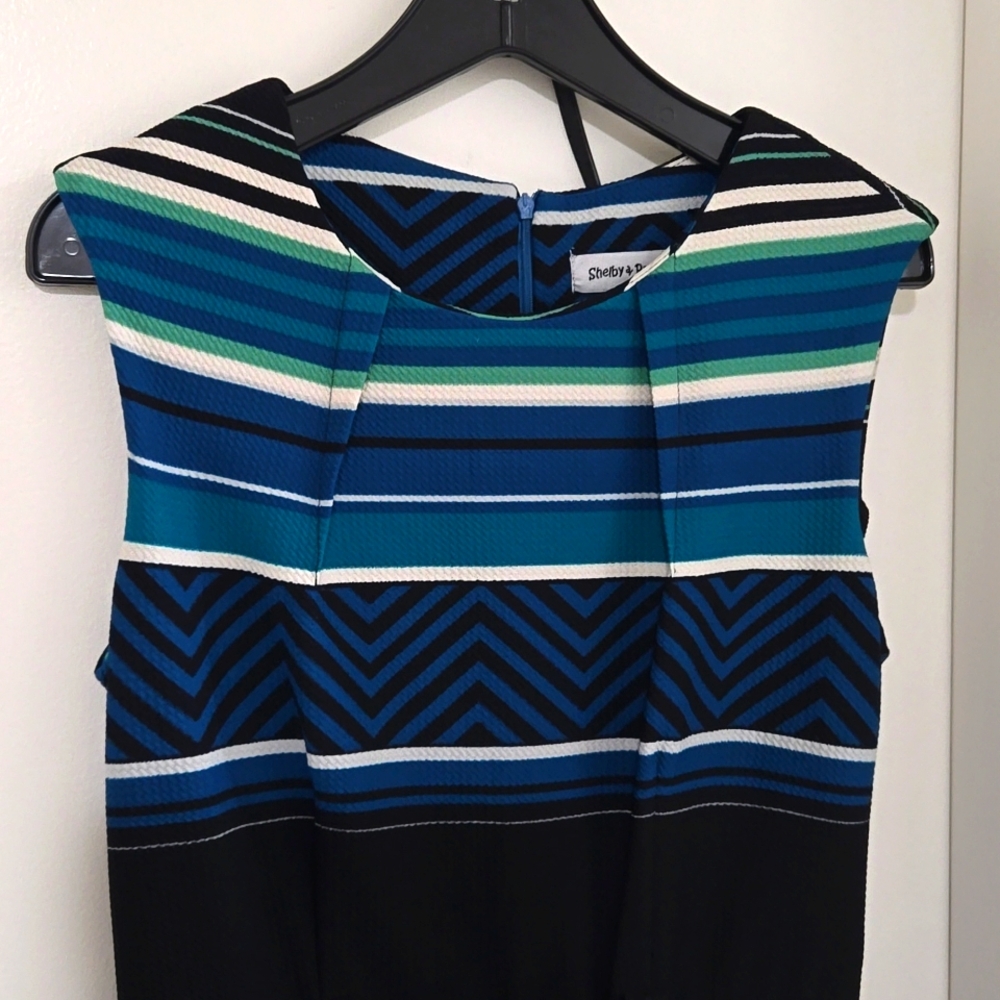 Dress - Picture 2 of 4